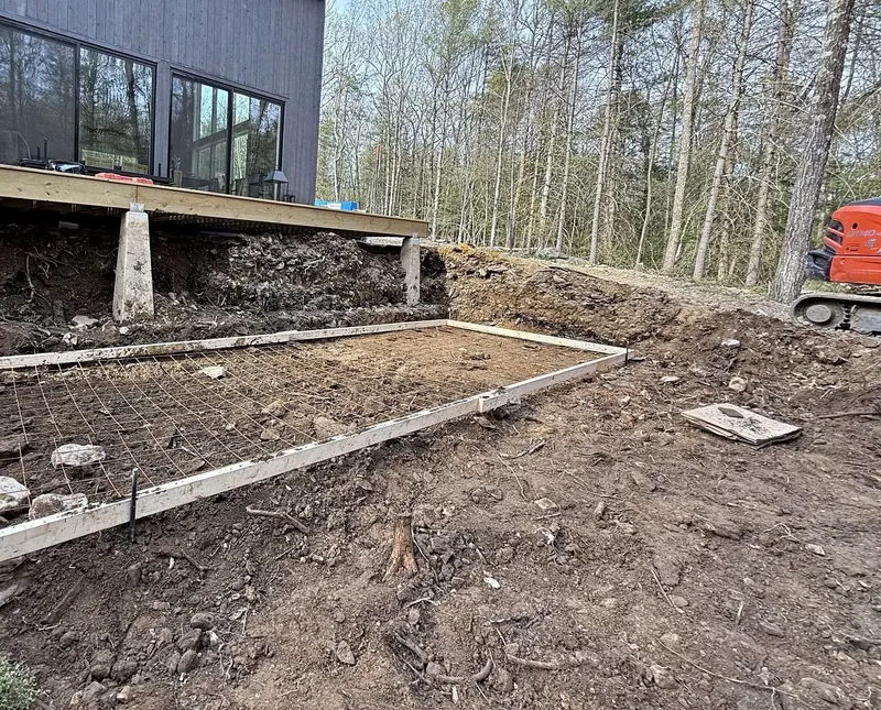 Forms and wire mesh set for the reinforced concrete slab