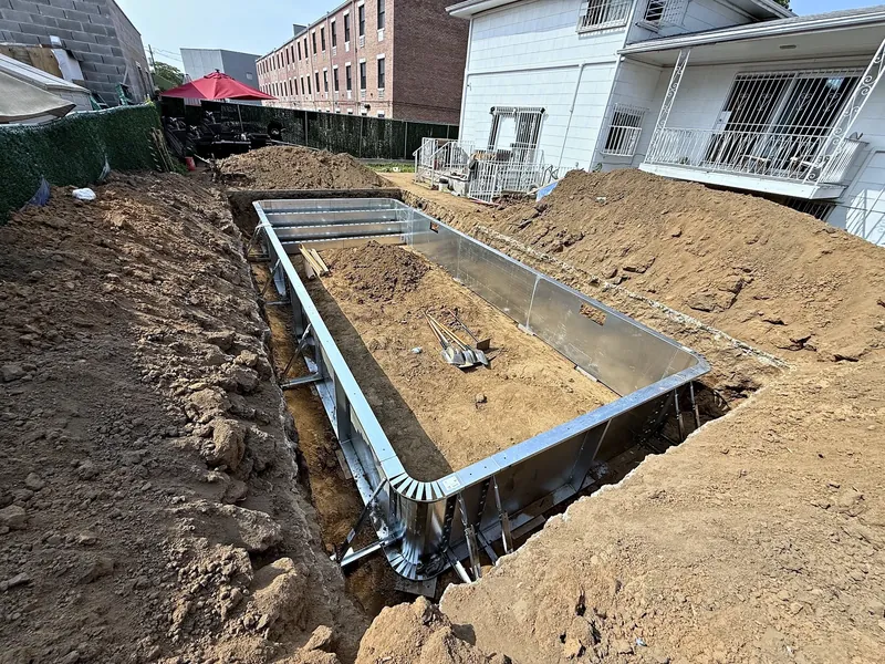 Steel walls set with braces and radius corners
